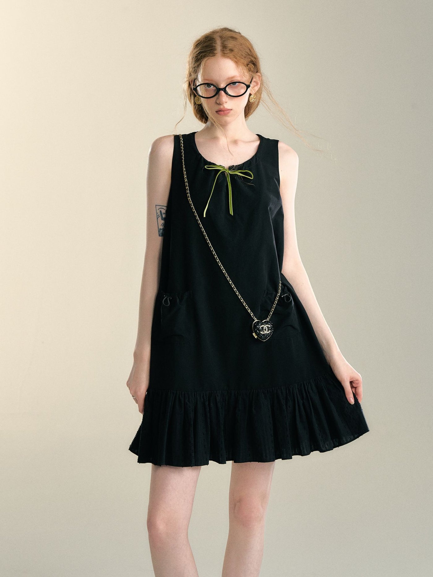 Holiday Style Contrast Bow Waist Drawstring Black Vest Dress SOM0093