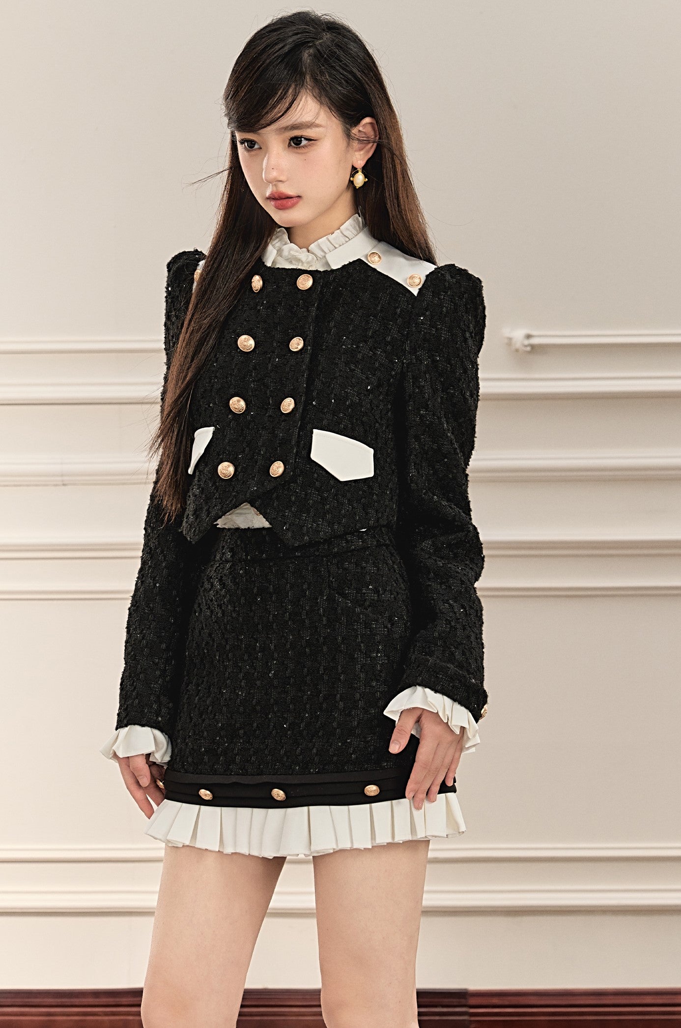 Black And White Contrast Jacket/Short Pleated Skirt OSH0067