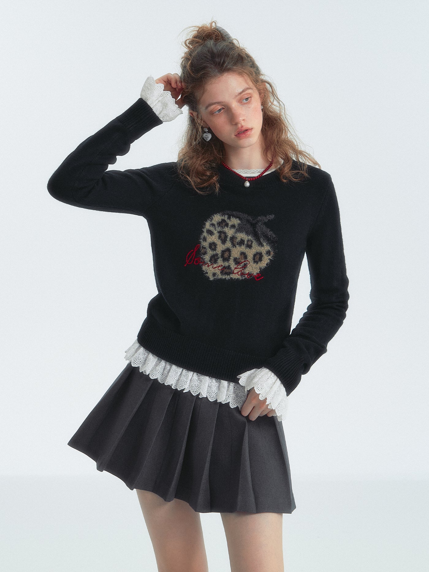 Leopard Strawberry Crew Neck Long Sleeve Sweater SOM0123