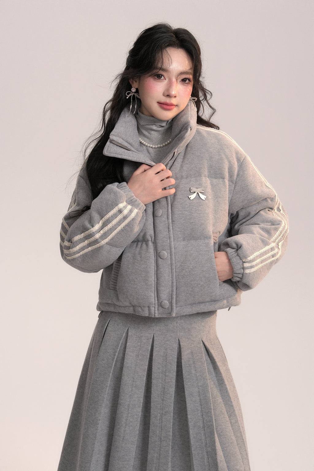 Soft Light Ballet Style Gray Knitted Down Jacket AOO0047