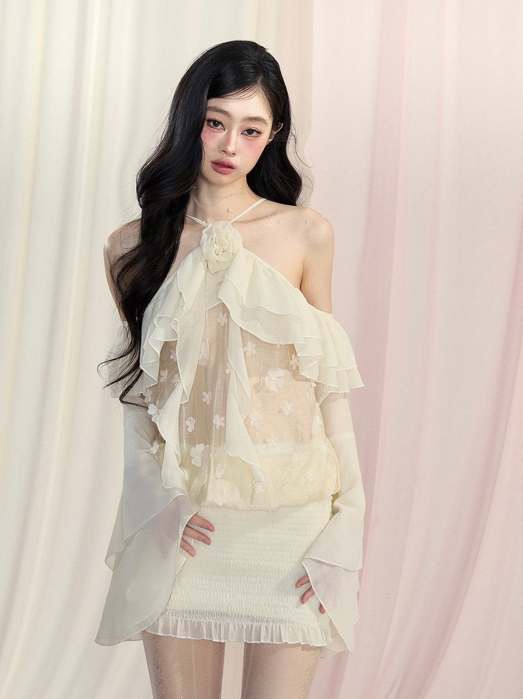 크림 퍼프 얇은 명주 그물 홀터 넥 드레스 DIA0437
