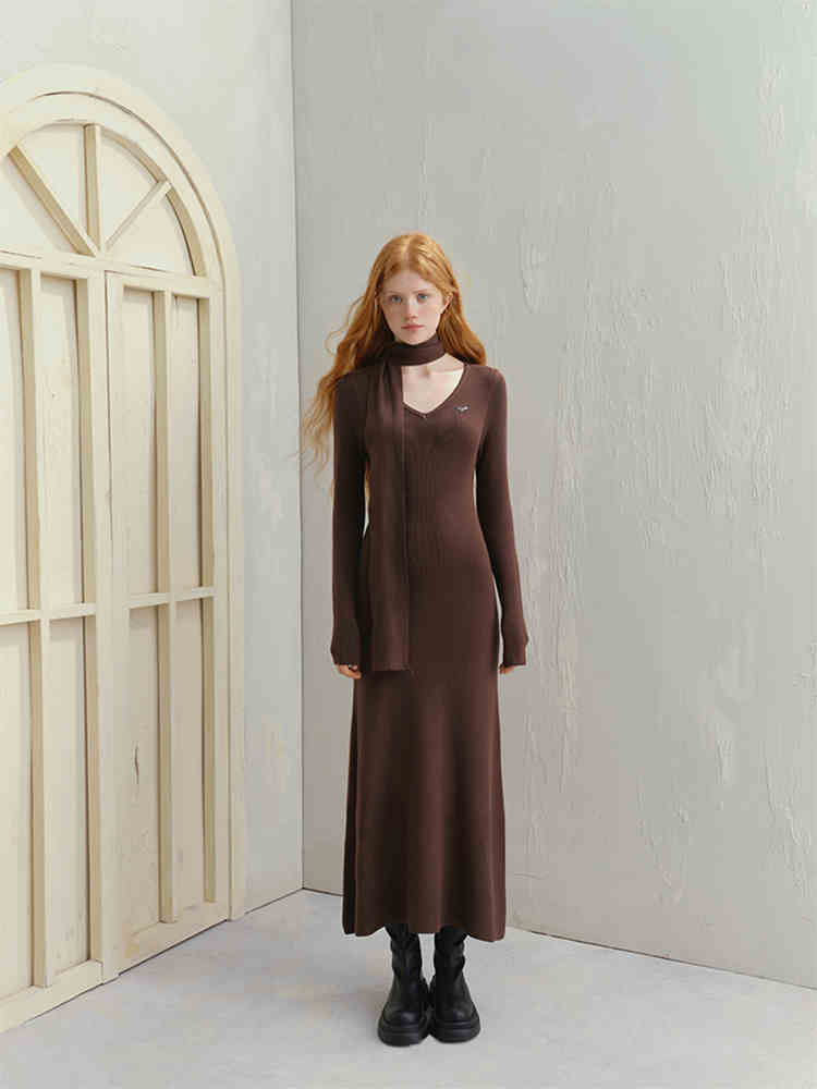 Melody Original French Lazy Style V-neck Slim Fit Knitted Long Dress SAL0088