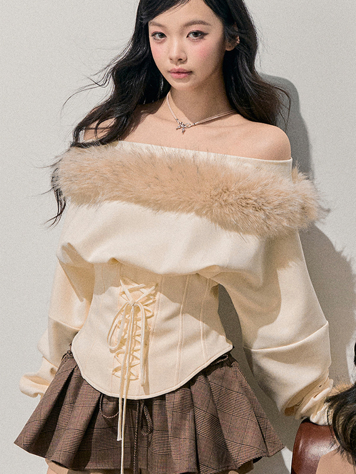Fur Off-Shoulder Lace-up Waist T-Shirt DIA0744