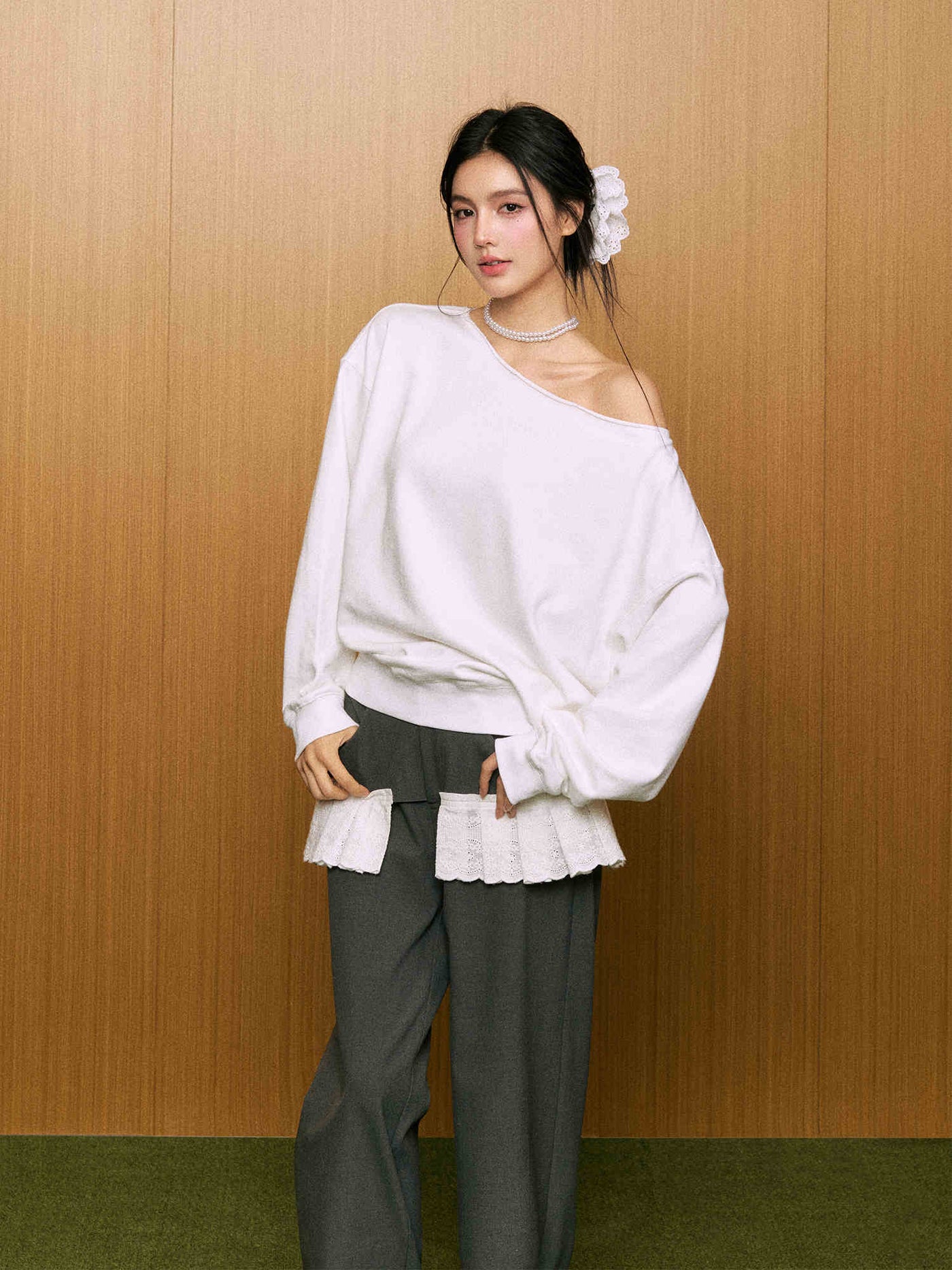 Lazy One-shoulder White Sweatshirt AGM0084