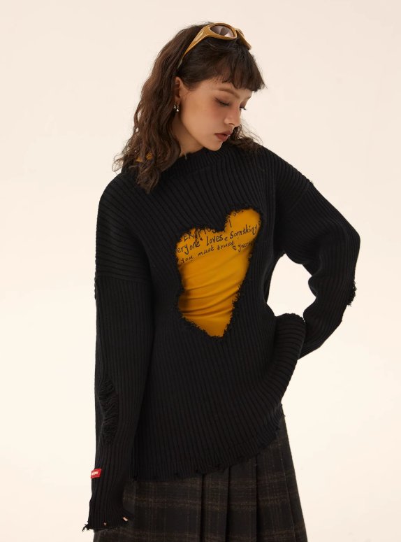 Heart-shaped Damaged Knit & Logo Print Slim Top EZE0130