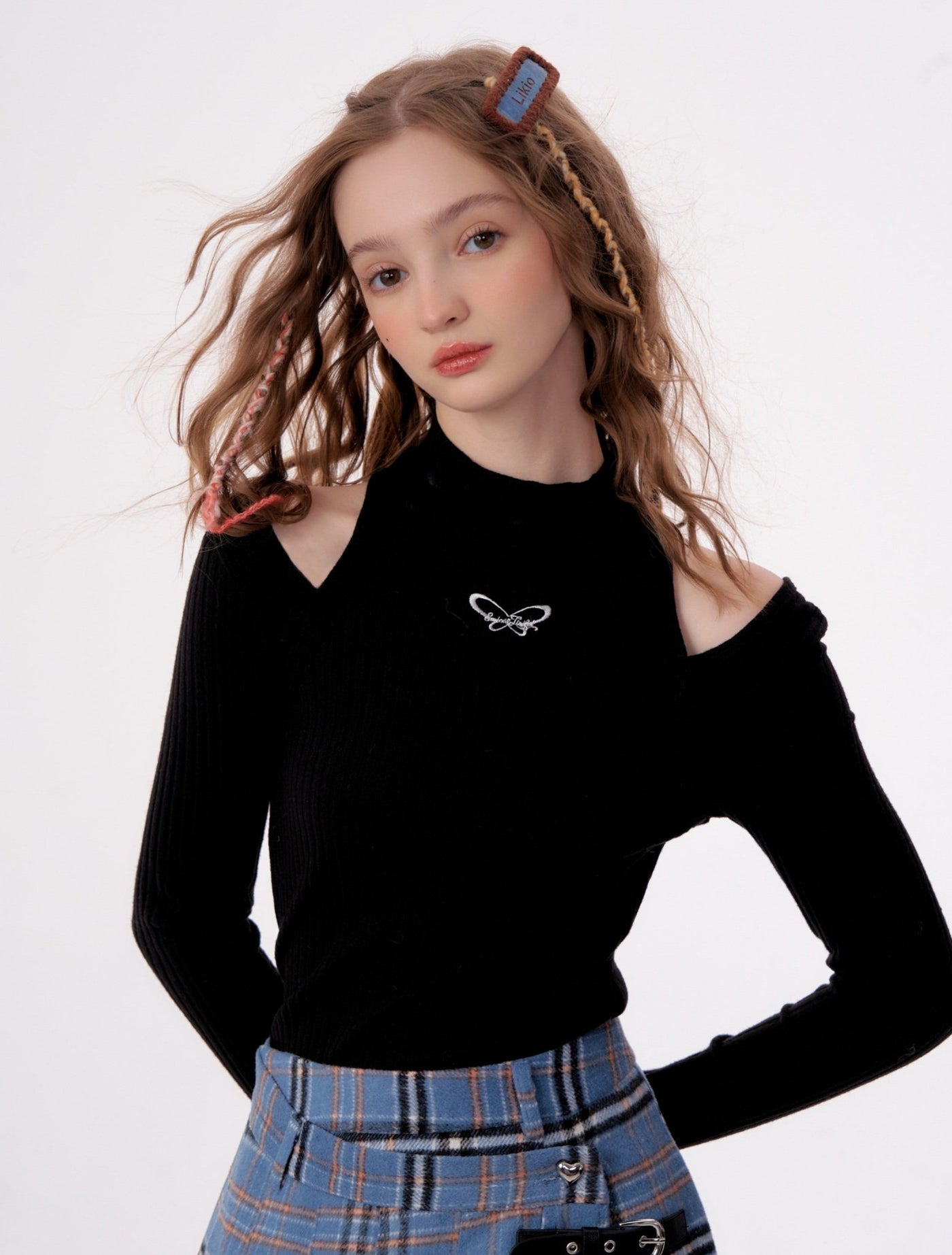 Hollow Off-shoulder With Butterfly Embroidery Slim Long-sleeved Sweater ZIZ0021